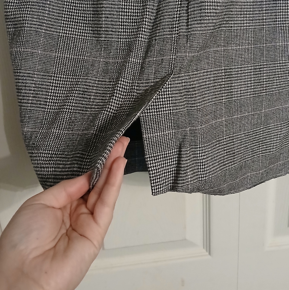 Le Chateau Classic Gray Plaid Pencil Skirt, Size 5/6 - Picture 4 of 8
